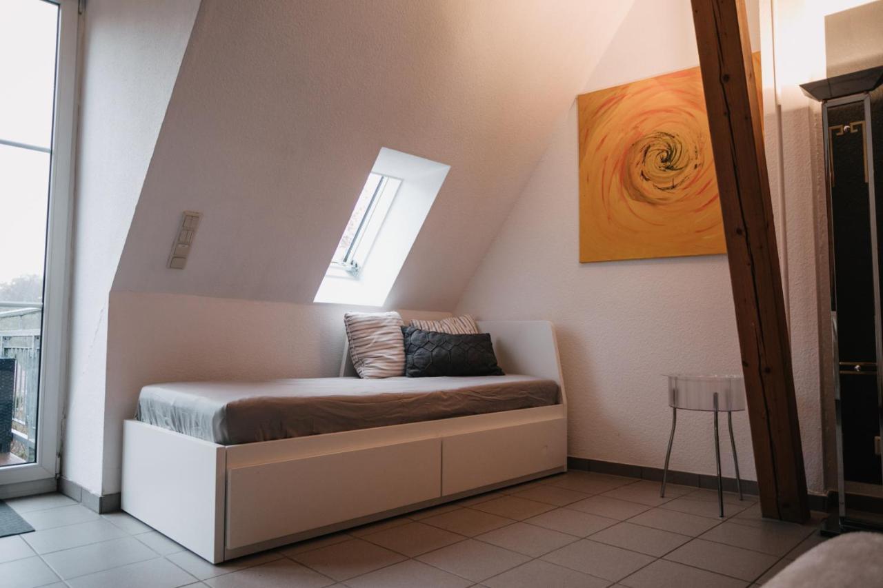 Eigenes Maisonettehaus In Idyllischer Lage Mit Balkon, Nahe Messe, 24H Self-Check In, Gratis Parken Schwabach Luaran gambar