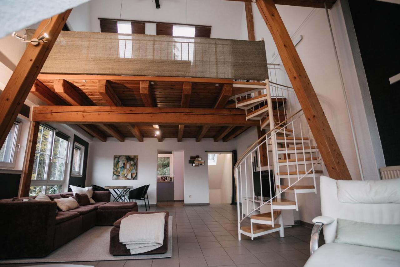 Eigenes Maisonettehaus In Idyllischer Lage Mit Balkon, Nahe Messe, 24H Self-Check In, Gratis Parken Schwabach Luaran gambar