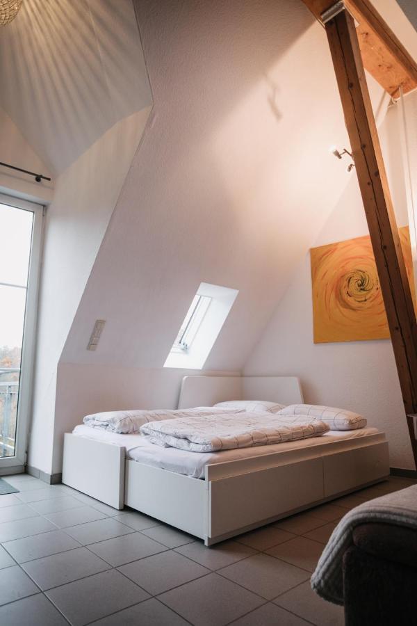 Eigenes Maisonettehaus In Idyllischer Lage Mit Balkon, Nahe Messe, 24H Self-Check In, Gratis Parken Schwabach Luaran gambar