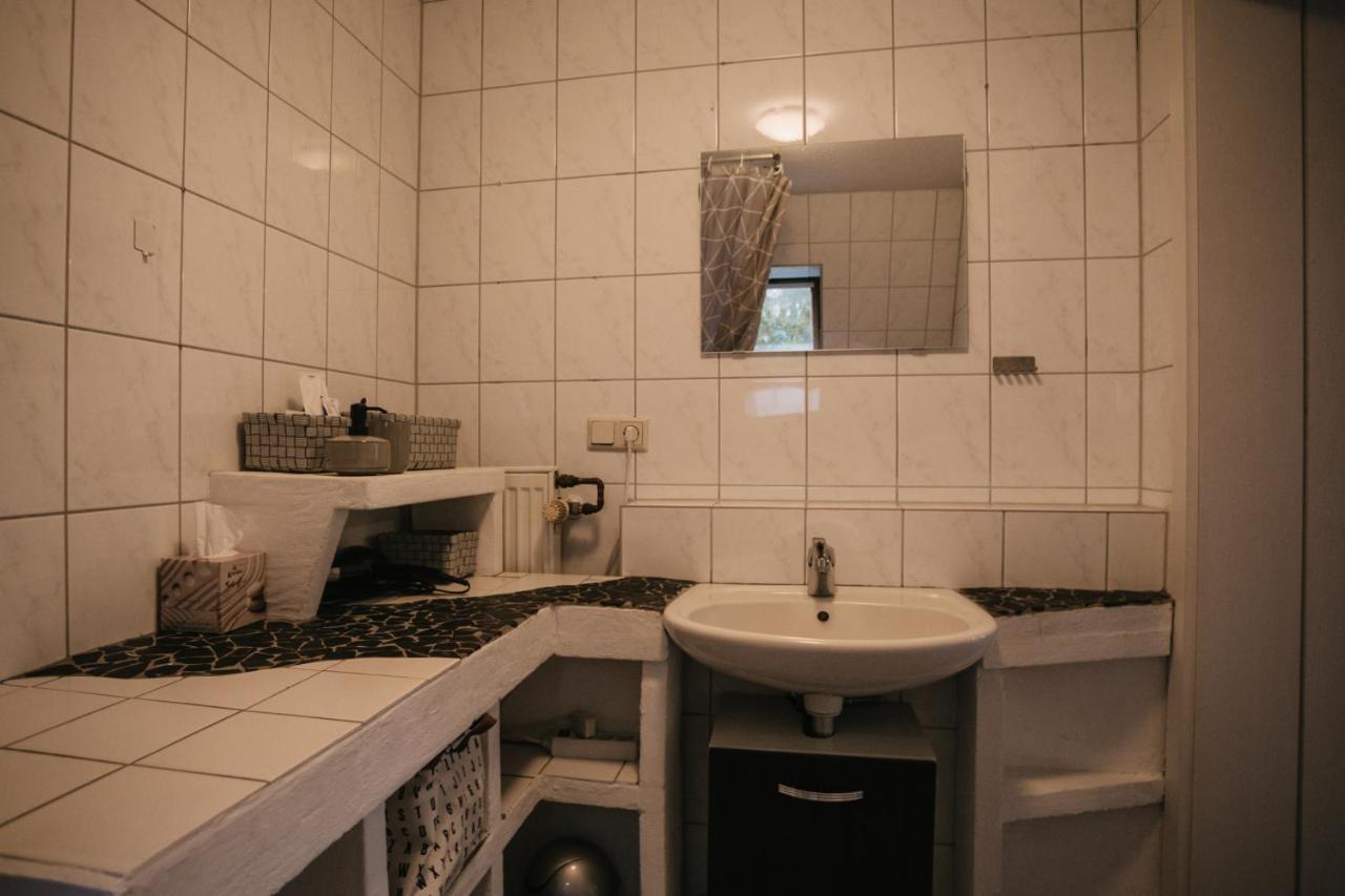 Eigenes Maisonettehaus In Idyllischer Lage Mit Balkon, Nahe Messe, 24H Self-Check In, Gratis Parken Schwabach Luaran gambar