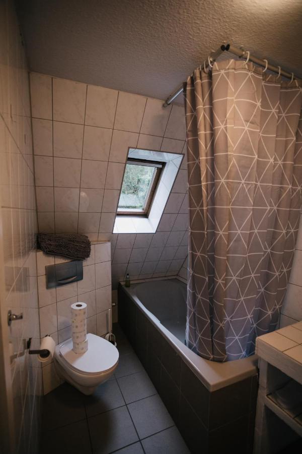 Eigenes Maisonettehaus In Idyllischer Lage Mit Balkon, Nahe Messe, 24H Self-Check In, Gratis Parken Schwabach Luaran gambar
