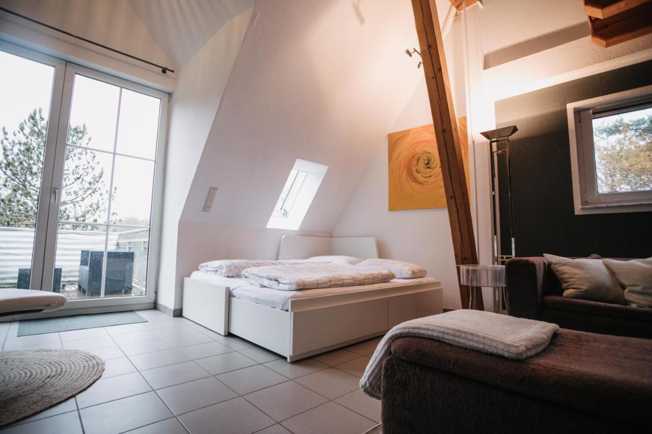 Eigenes Maisonettehaus In Idyllischer Lage Mit Balkon, Nahe Messe, 24H Self-Check In, Gratis Parken Schwabach Luaran gambar