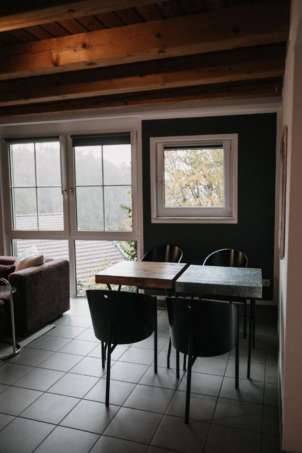 Eigenes Maisonettehaus In Idyllischer Lage Mit Balkon, Nahe Messe, 24H Self-Check In, Gratis Parken Schwabach Luaran gambar