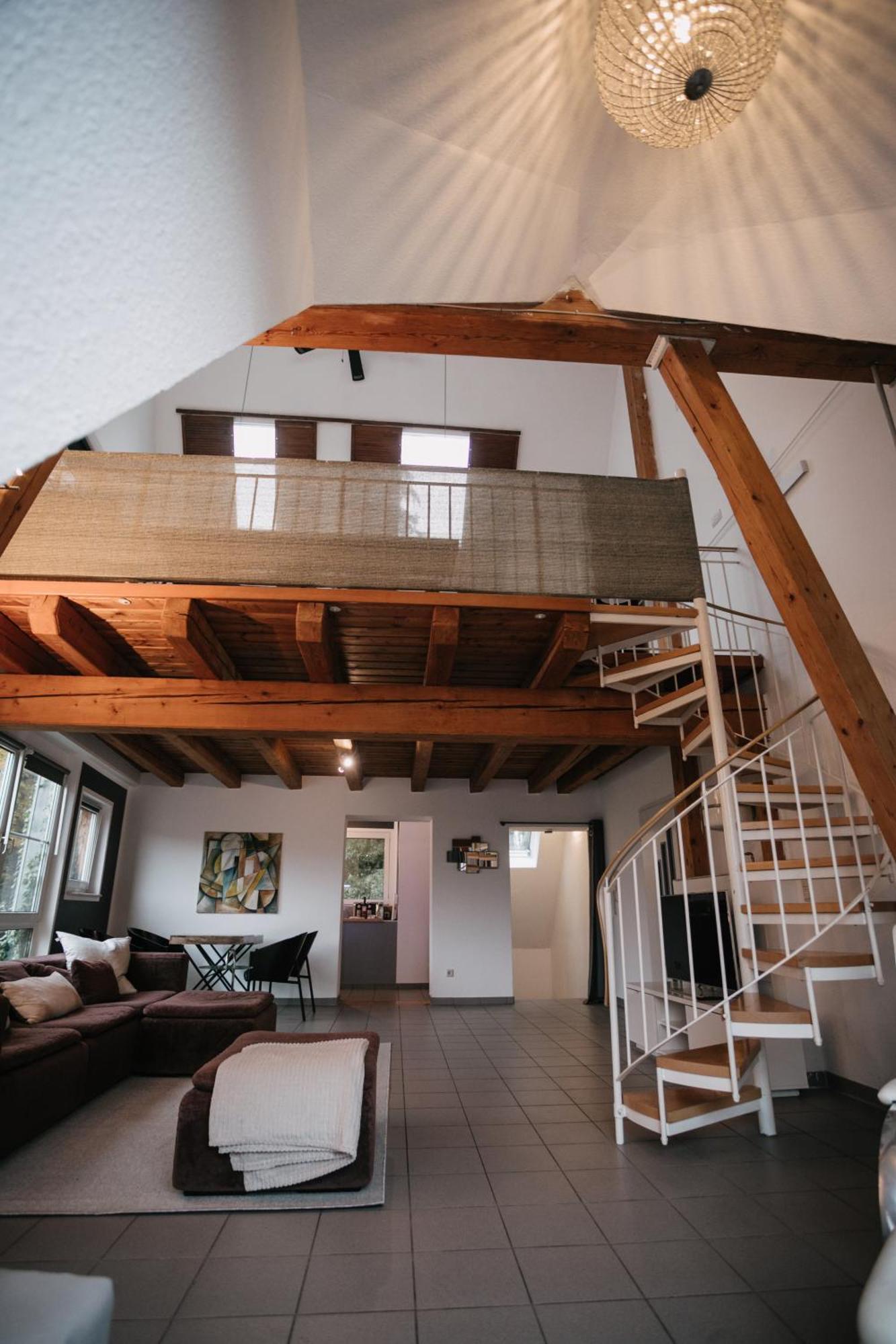 Eigenes Maisonettehaus In Idyllischer Lage Mit Balkon, Nahe Messe, 24H Self-Check In, Gratis Parken Schwabach Luaran gambar
