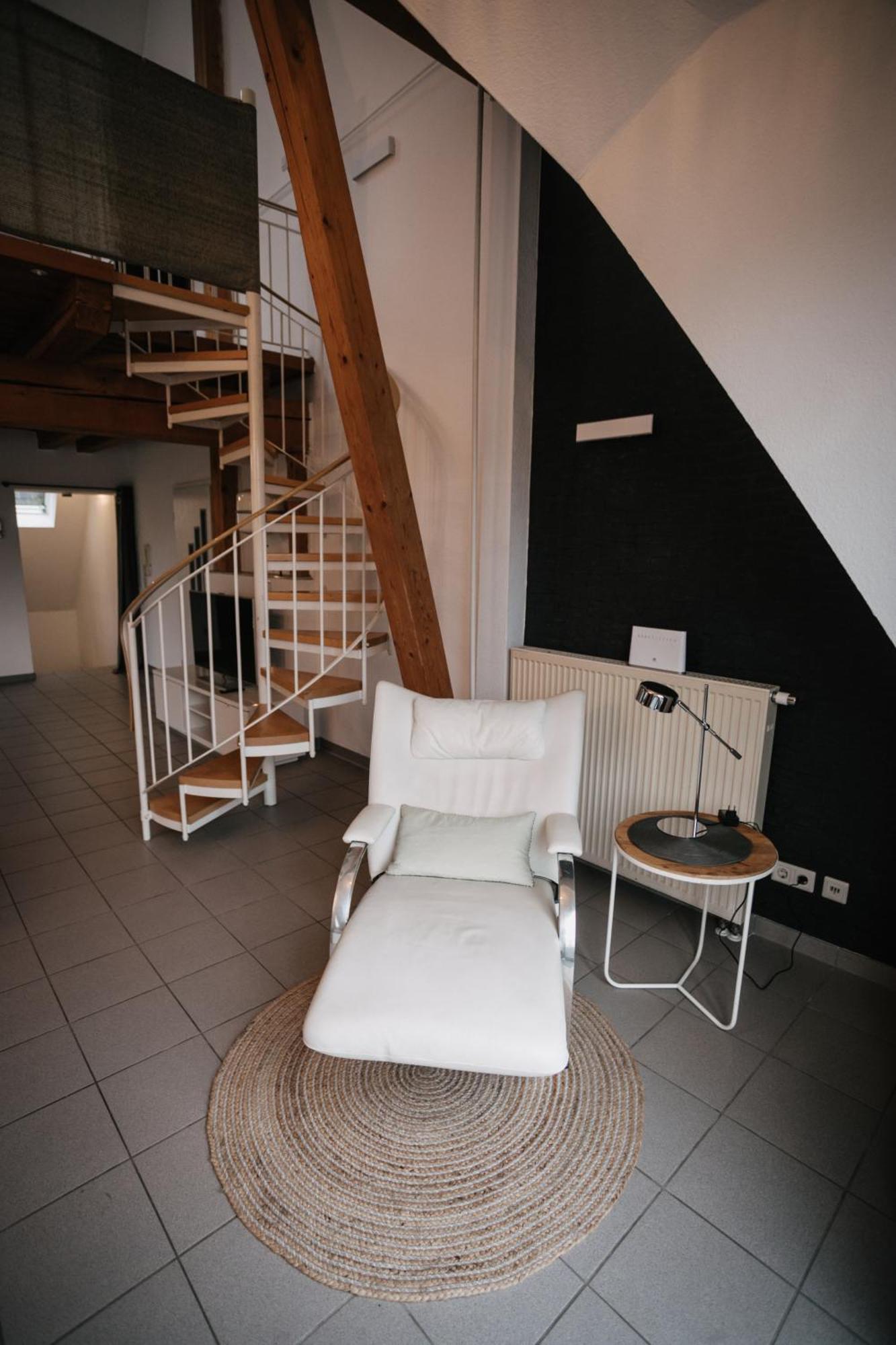 Eigenes Maisonettehaus In Idyllischer Lage Mit Balkon, Nahe Messe, 24H Self-Check In, Gratis Parken Schwabach Luaran gambar
