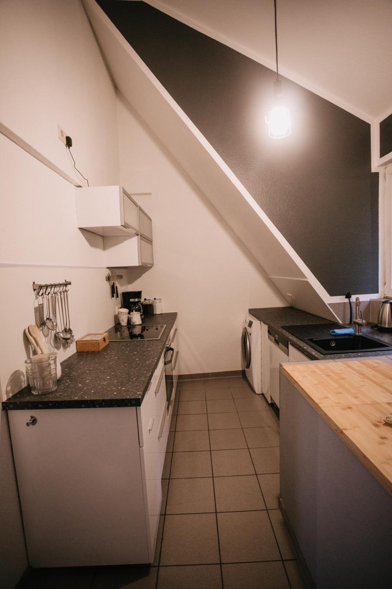 Eigenes Maisonettehaus In Idyllischer Lage Mit Balkon, Nahe Messe, 24H Self-Check In, Gratis Parken Schwabach Luaran gambar