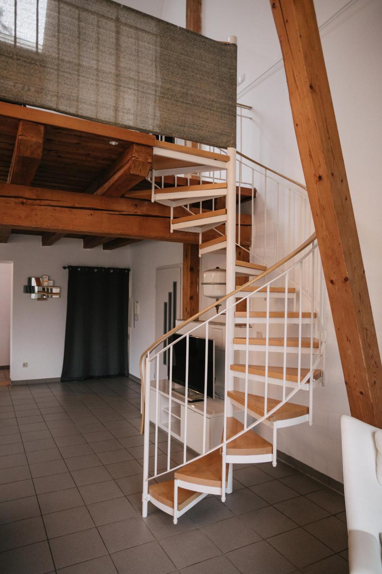 Eigenes Maisonettehaus In Idyllischer Lage Mit Balkon, Nahe Messe, 24H Self-Check In, Gratis Parken Schwabach Luaran gambar